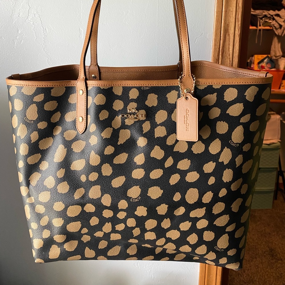Authentic coach tote .
